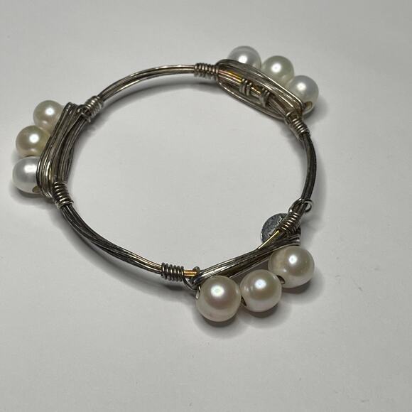 BOURBON & BOWETIES gold tone bracelet bangle PEARL signed jewelry wire wrapped - Picture 4 of 12